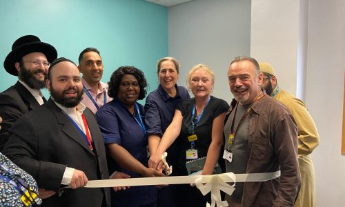 opening cermoney all the same day , at the childrends ward, a respite room for parents while their young ones are being treated in hospital