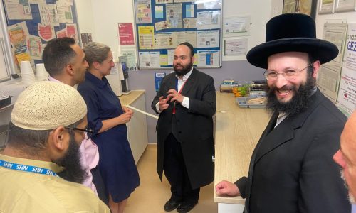 the mahyor with the Gezint team at one of the new kitchneeetss at the Labour ward